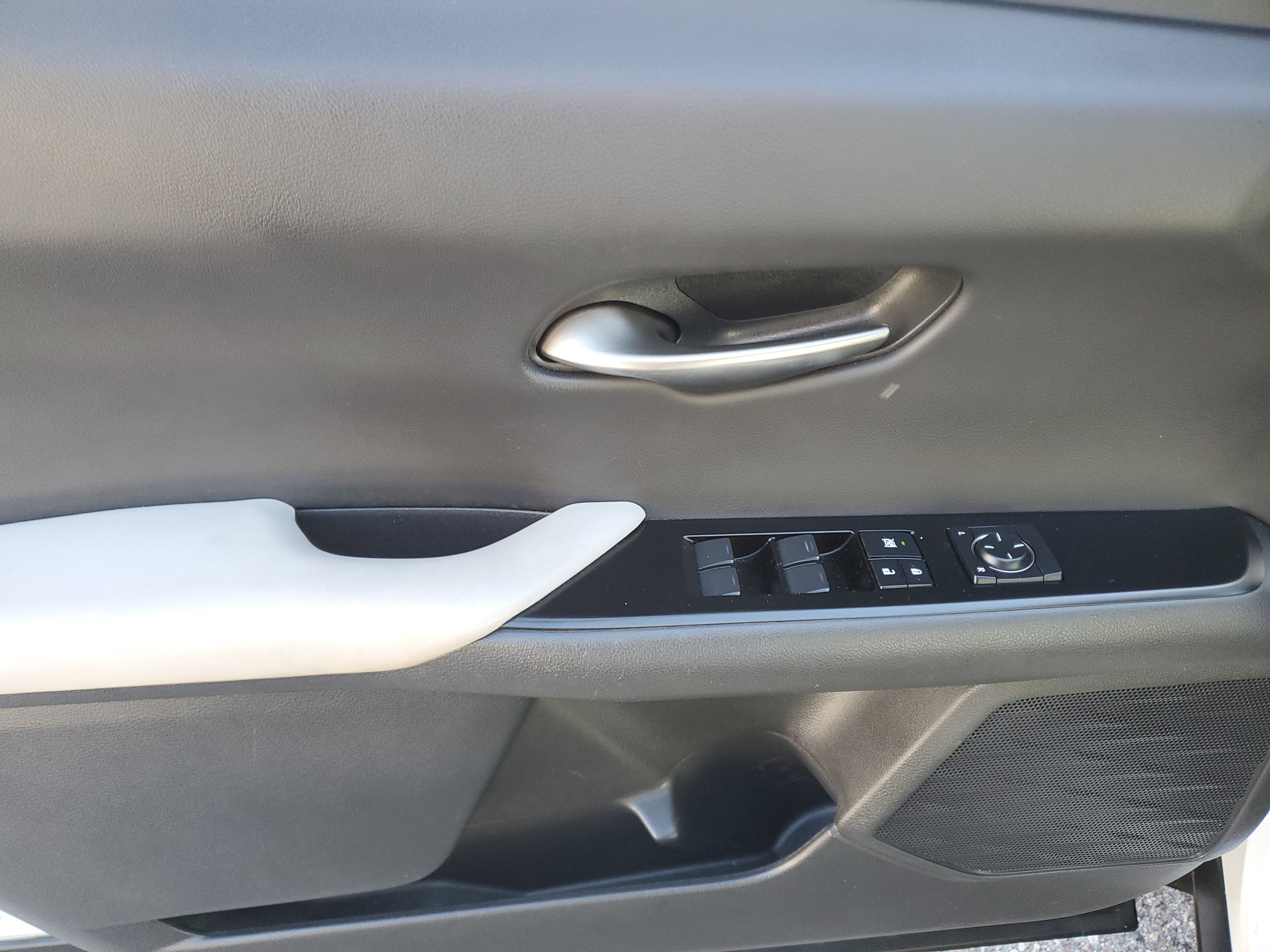 Used 2021 Lexus UX 200 w/ Accessory Package (Z1) image 17