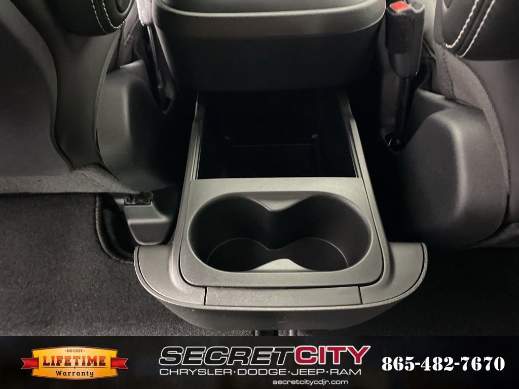 New 2026 Chrysler Pacifica Select image 29