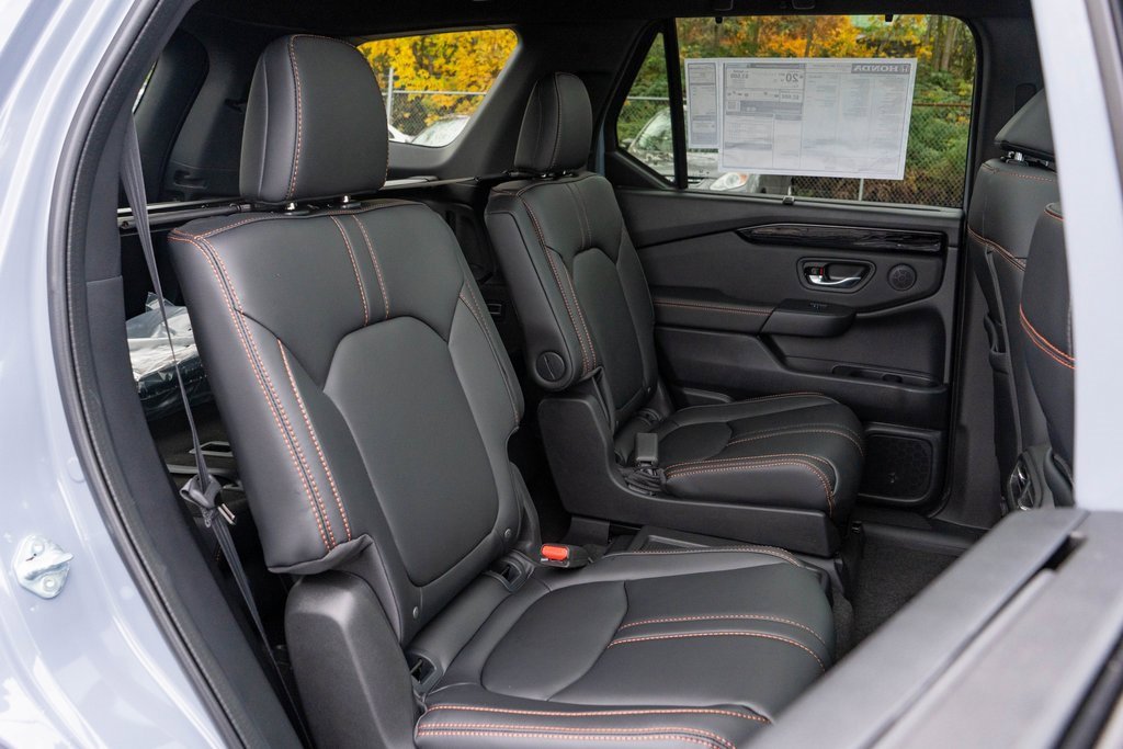 New 2025 Honda Pilot TrailSport image 17