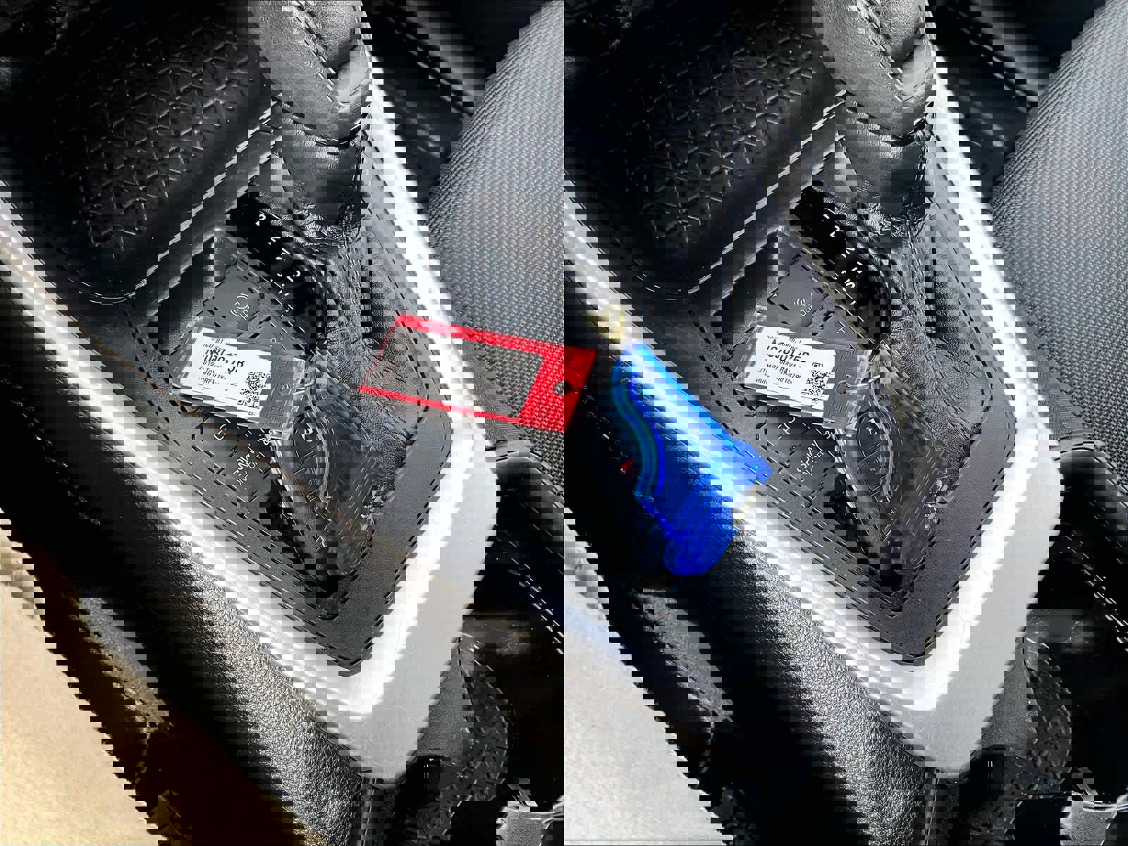 Used 2019 Toyota RAV4 LE image 30