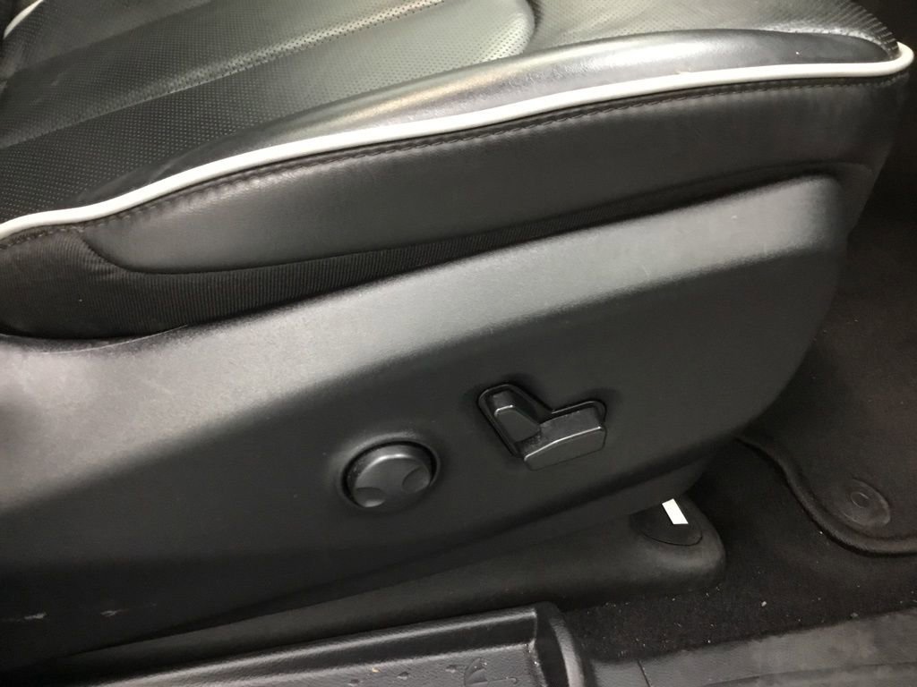 Used 2025 Chrysler Pacifica Limited image 42