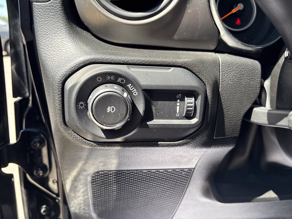Used 2023 Jeep Wrangler Unlimited Sport AWD/4WD image 36