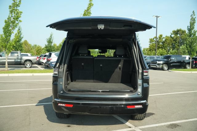 Used 2023 Jeep Grand Wagoneer Series II AWD/4WD image 18