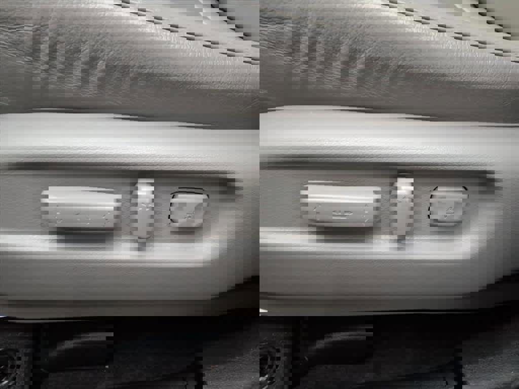 Used 2022 Honda Pilot Touring image 11