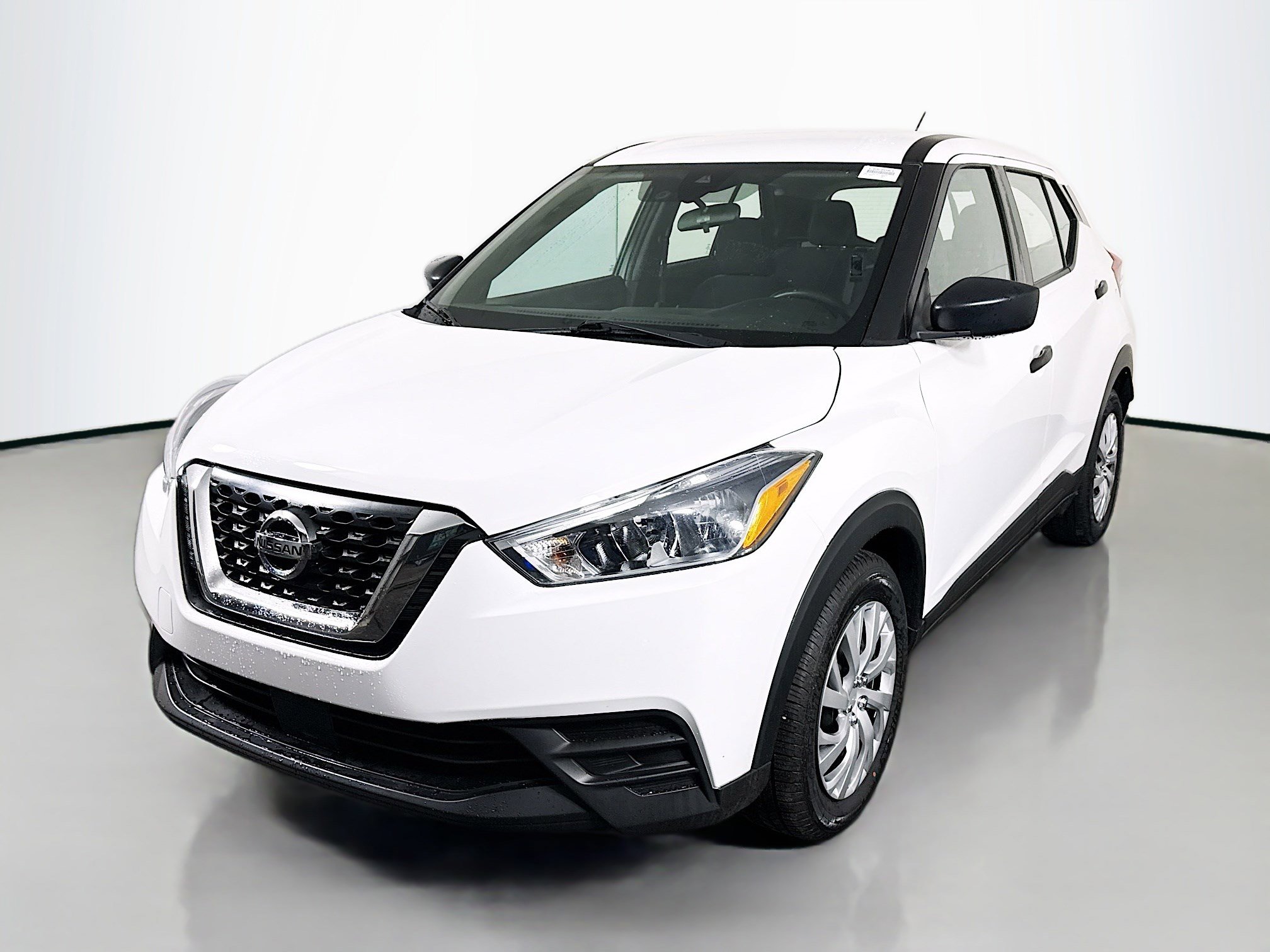 Used 2020 Nissan Kicks S image 4