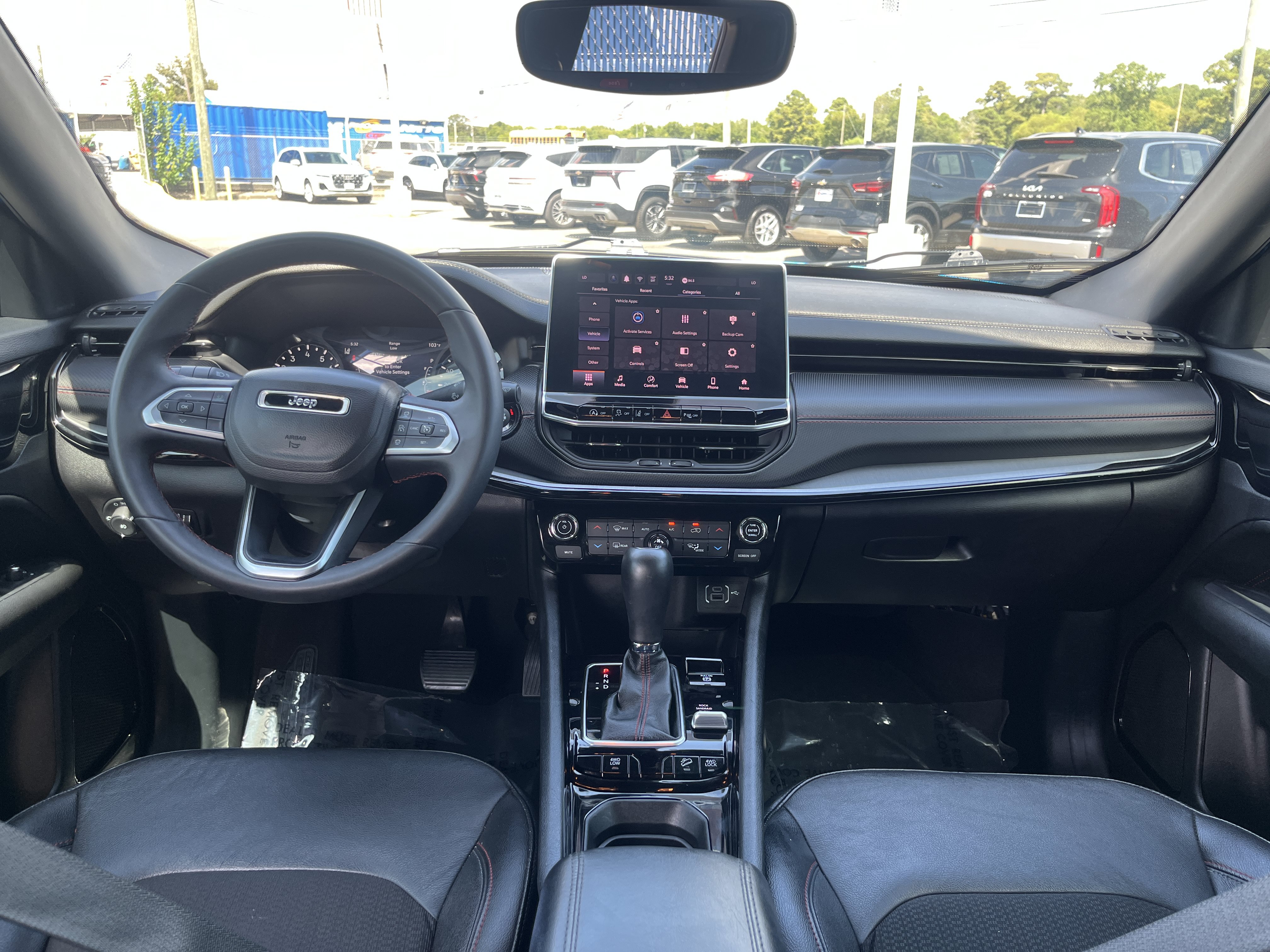 Used 2025 Jeep Compass Trailhawk AWD/4WD image 32