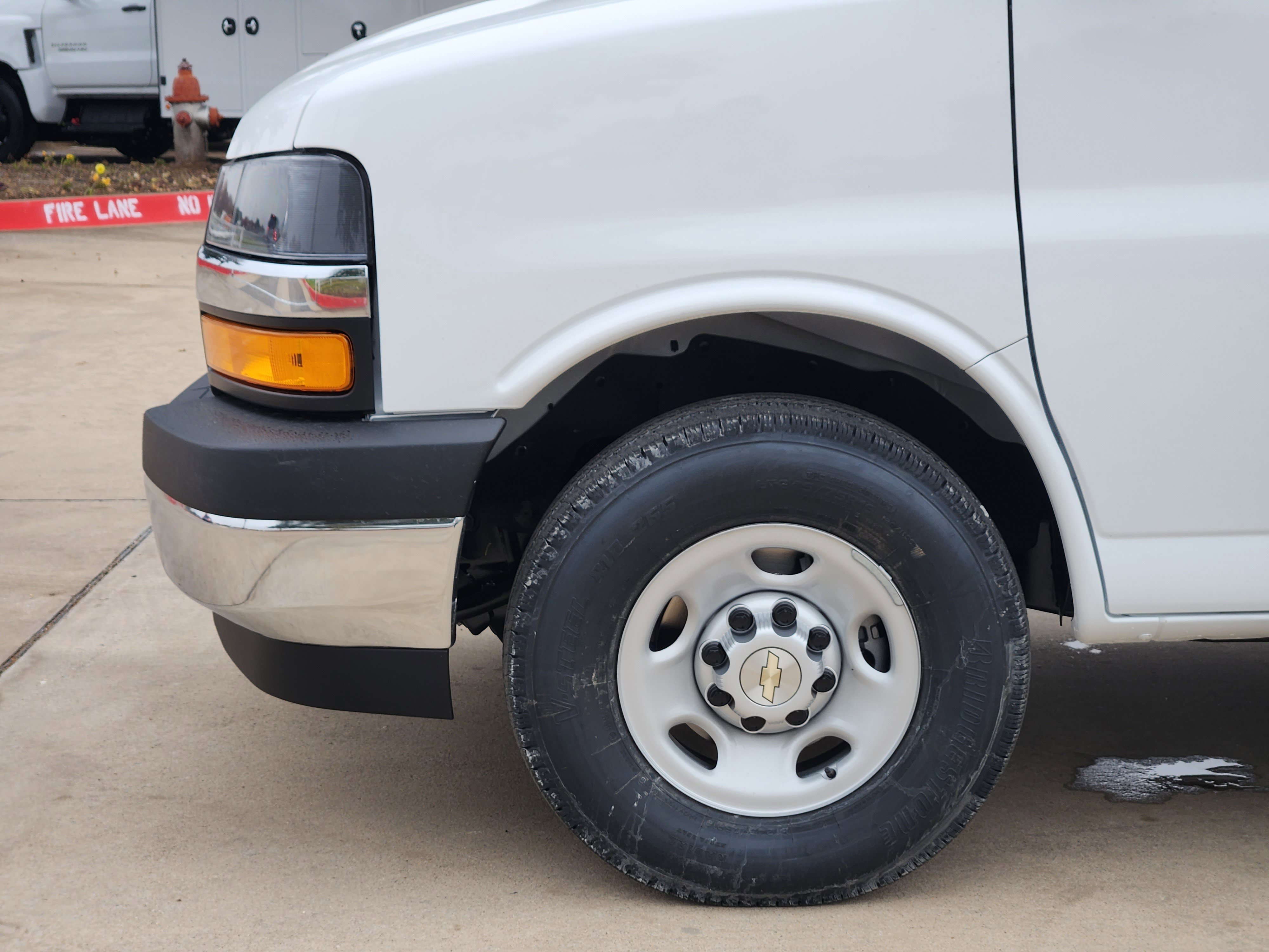 New 2025 Chevrolet Express 3500 LS w/ Chrome Appearance Package image 9