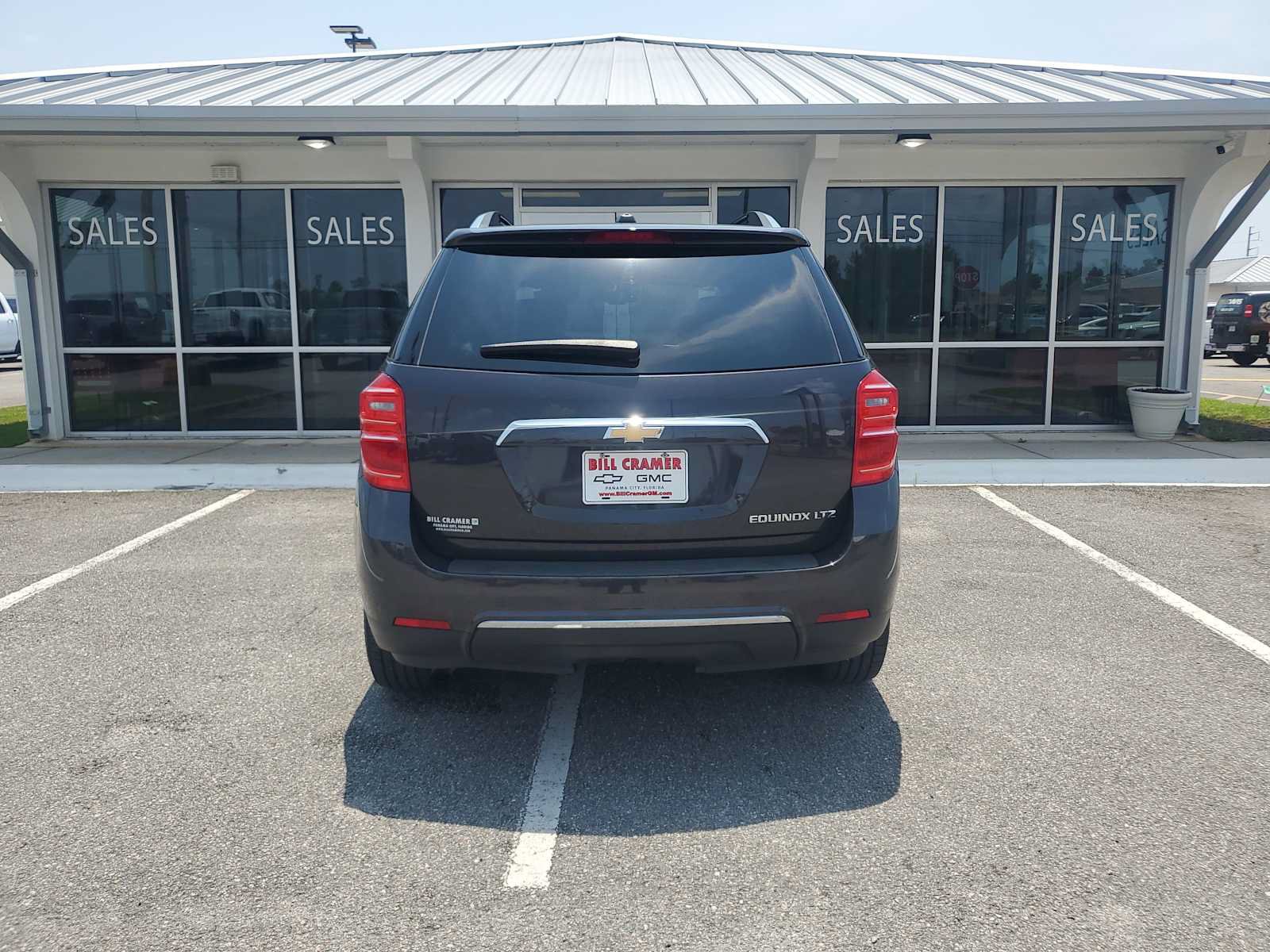 Used 2016 Chevrolet Equinox LTZ w/ Enhanced Convenience Package FWD image 4