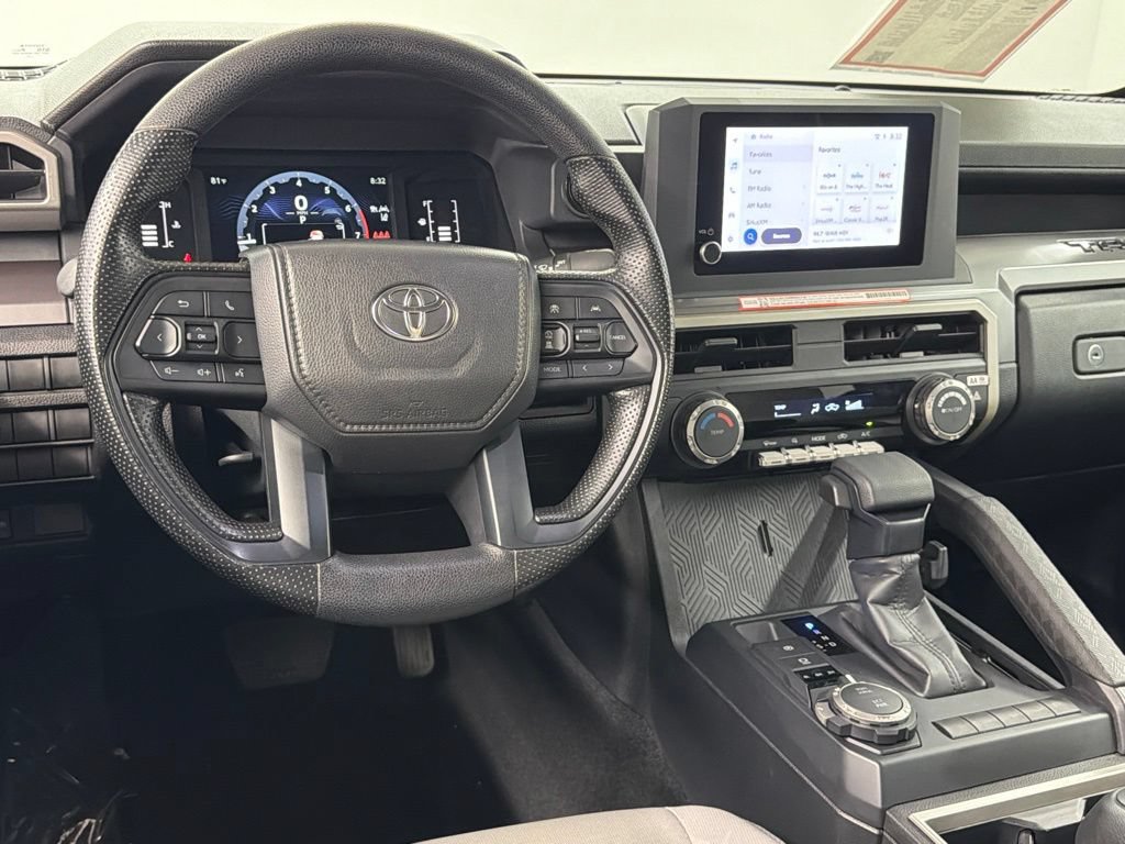 Used 2025 Toyota Tacoma SR5 AWD/4WD image 35