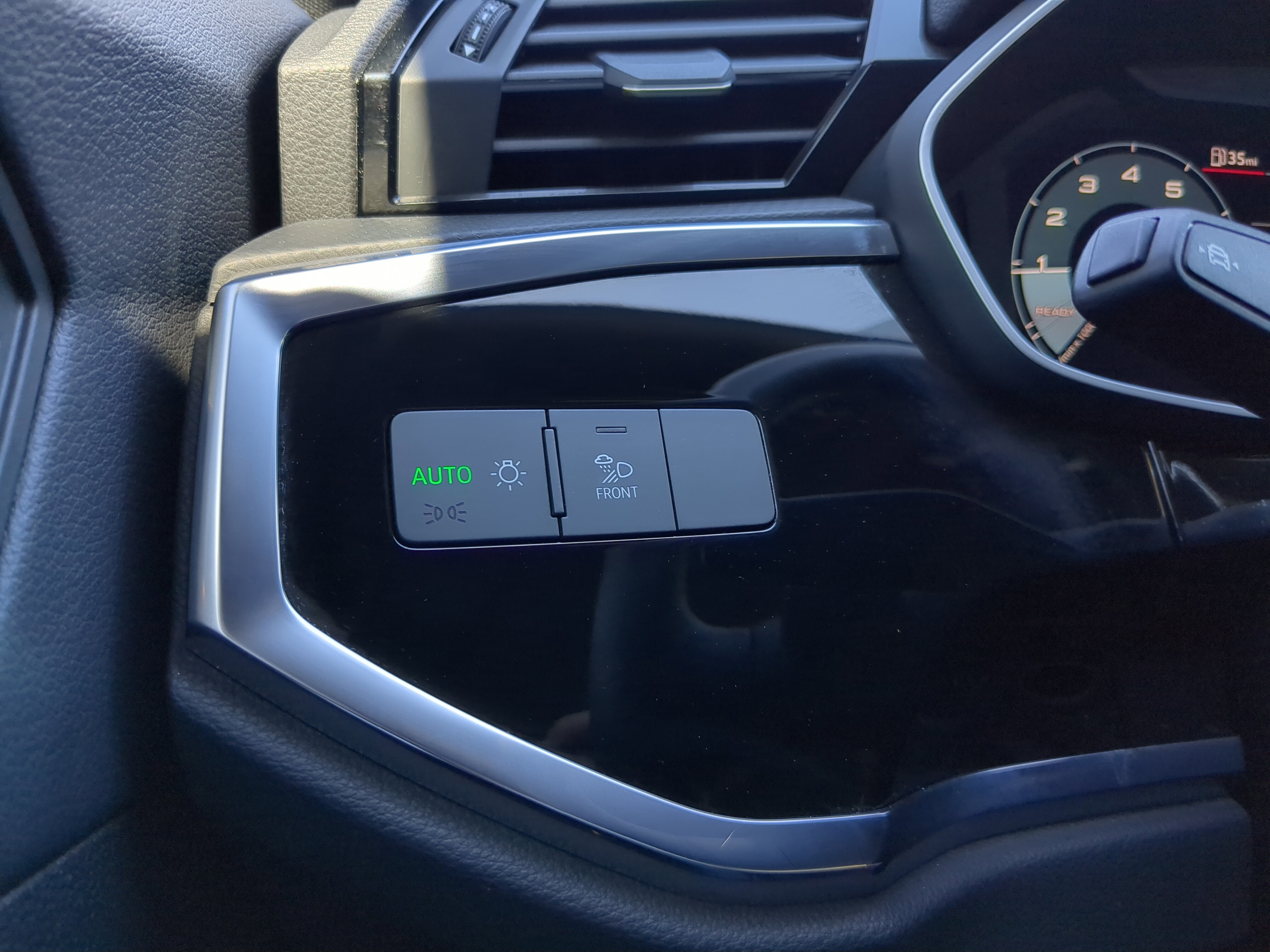 Used 2024 Audi Q3 2.0T Premium Plus image 31