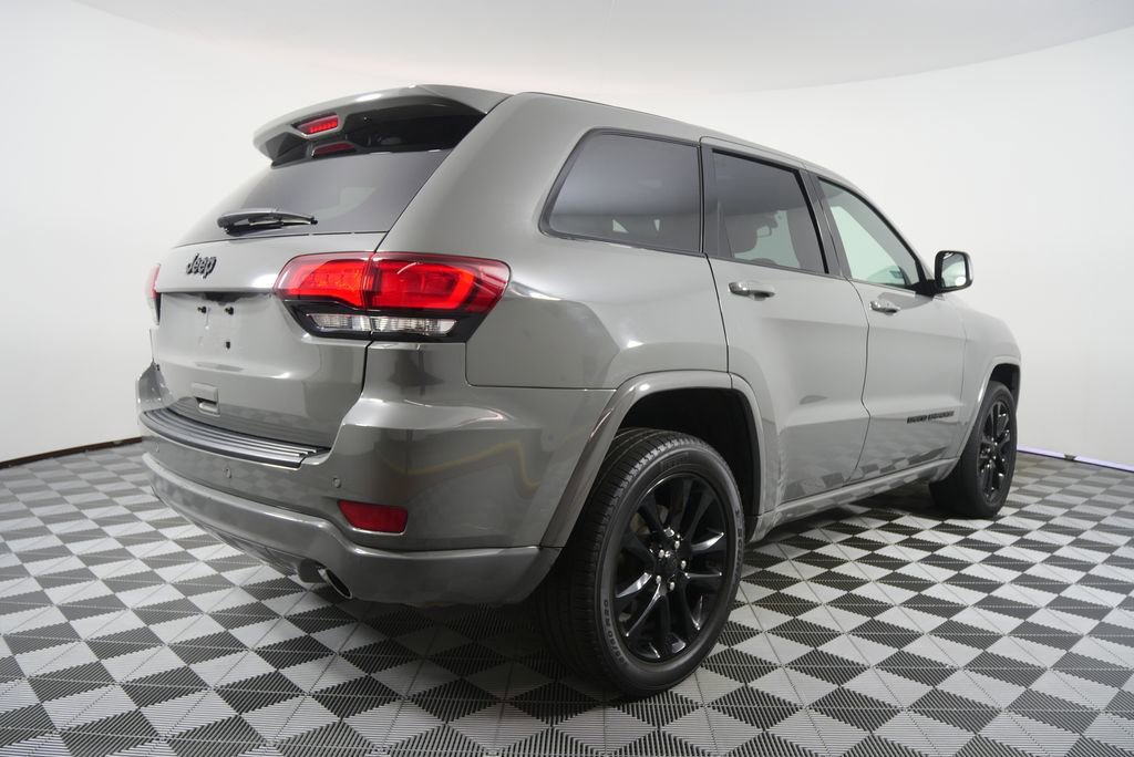 Used 2021 Jeep Grand Cherokee Laredo X AWD/4WD image 3