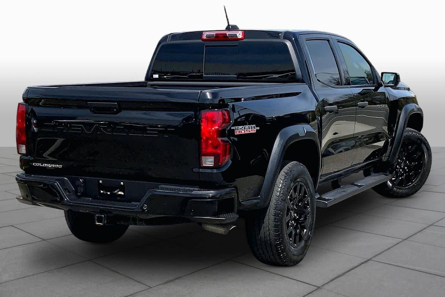 Used 2023 Chevrolet Colorado Trail Boss w/ Technology Package AWD/4WD image 13