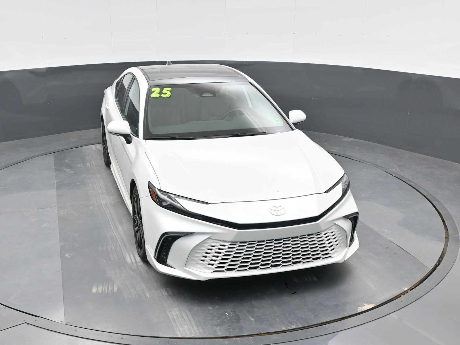 Used 2025 Toyota Camry XSE image 25