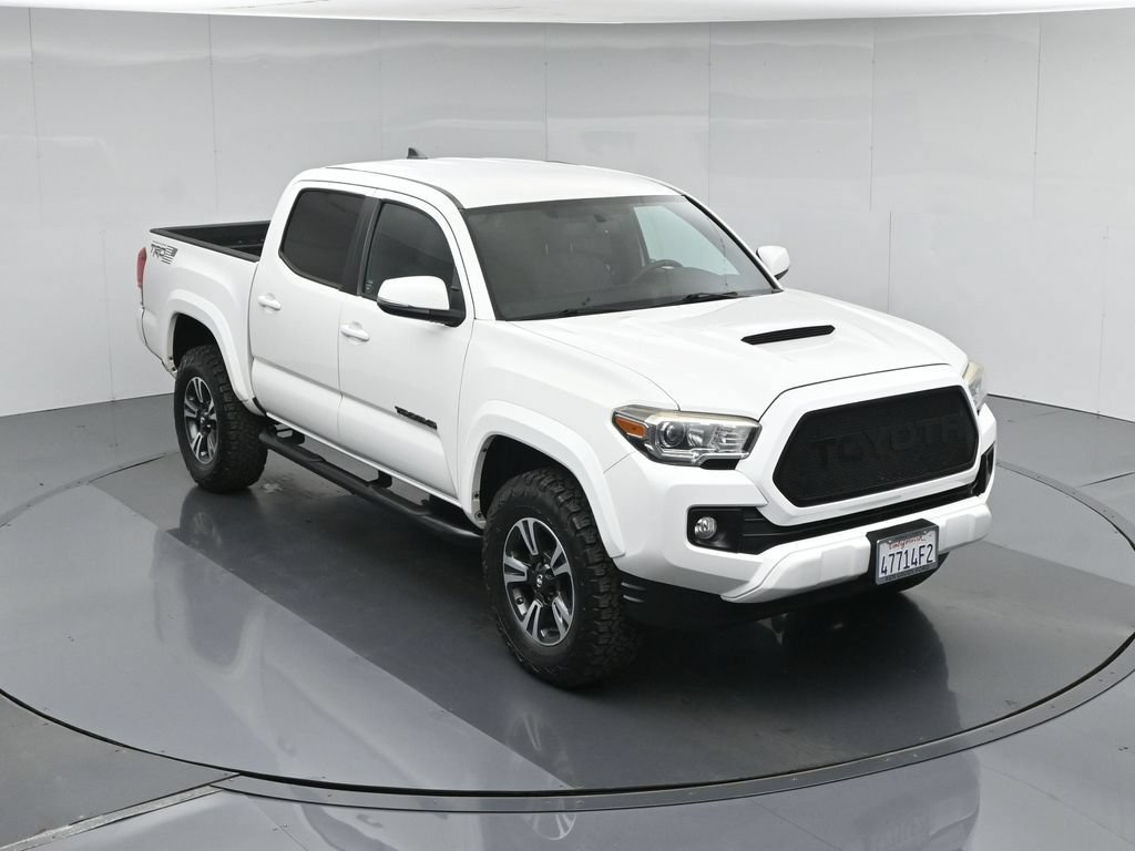 Used 2017 Toyota Tacoma TRD Sport w/ Tow Package RWD image 38