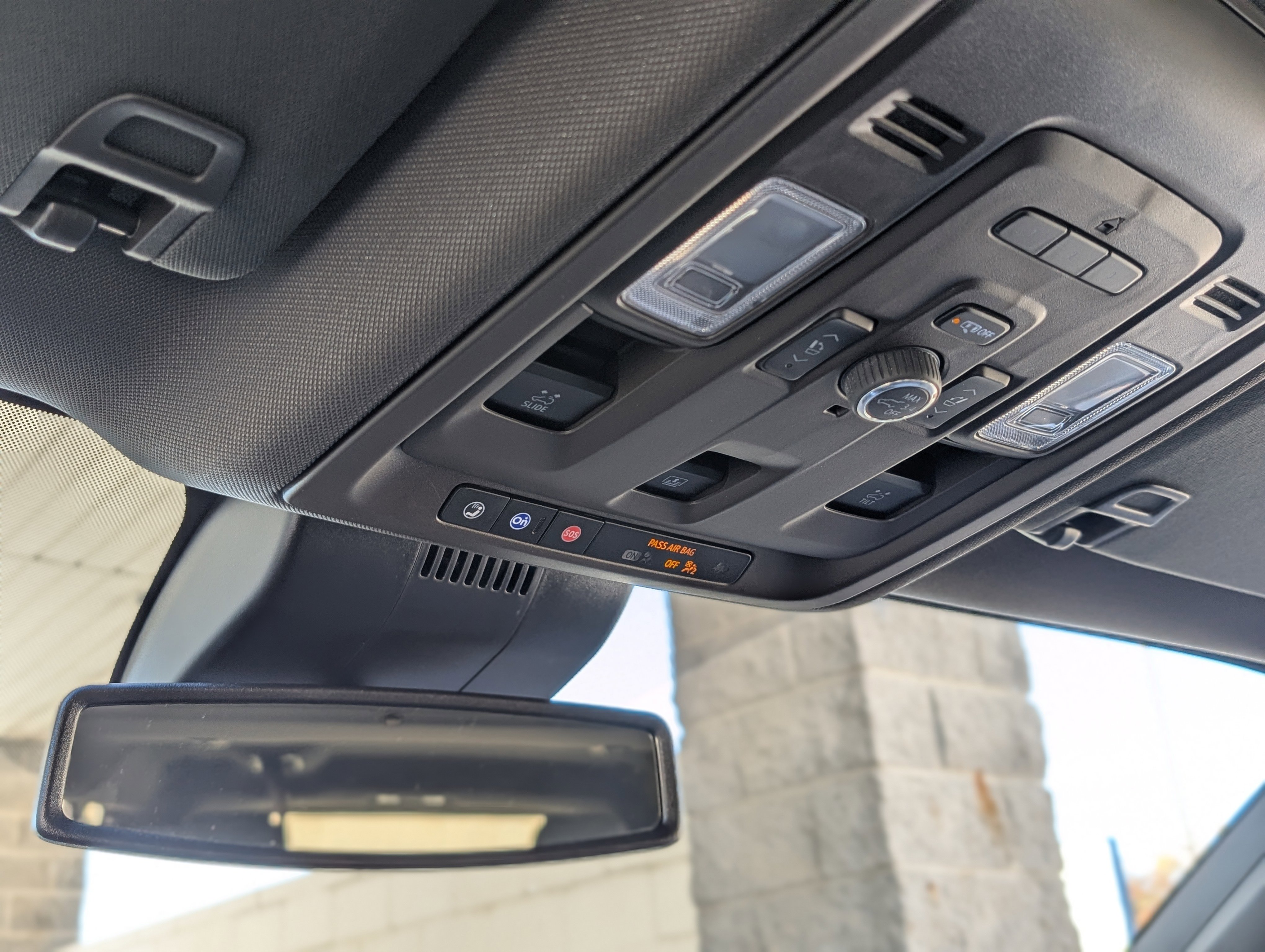 Used 2023 GMC Yukon XL SLT w/ SLT Luxury Package image 31