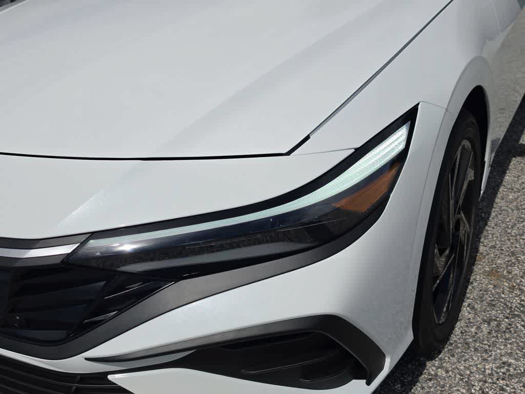New 2026 Hyundai Elantra SEL Sport FWD image 11