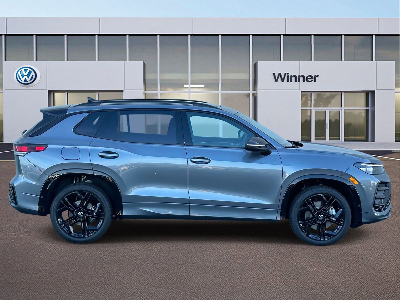 New 2026 Volkswagen Tiguan SE R-Line image 6