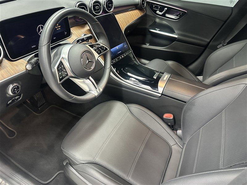 Used 2024 Mercedes-Benz C 300 4MATIC Sedan image 2
