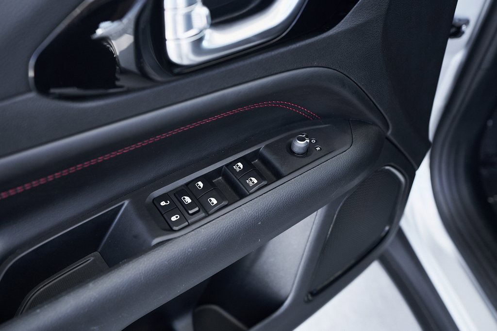 Used 2024 Jeep Compass Trailhawk image 19