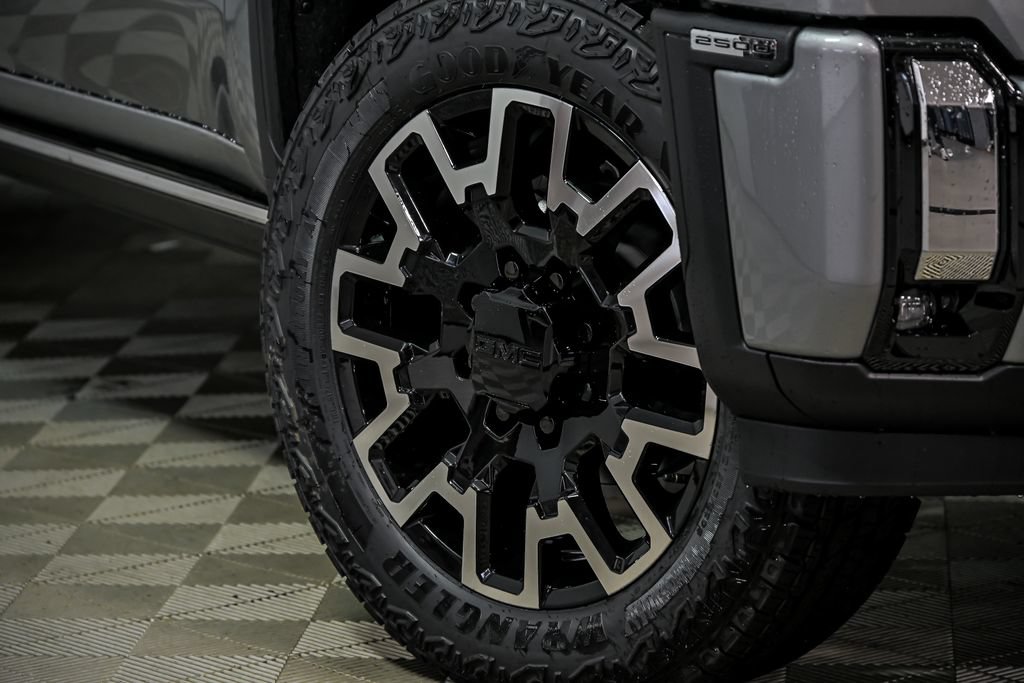 New 2026 GMC Sierra 2500 Denali w/ Denali Reserve Package AWD/4WD video 3
