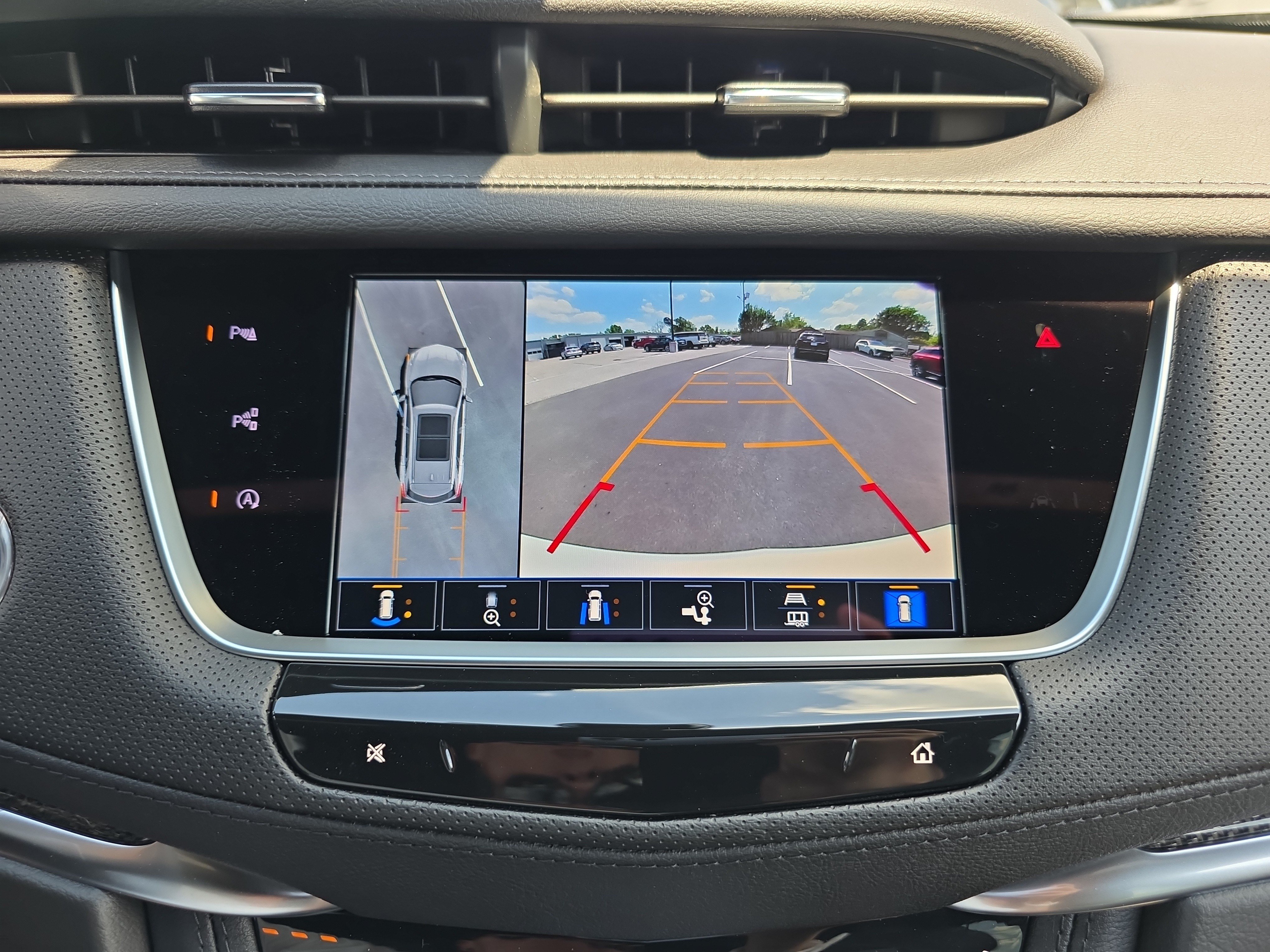 New 2026 Cadillac XT5 Sportv w/ LPO, Onyx Lite Package AWD/4WD image 11