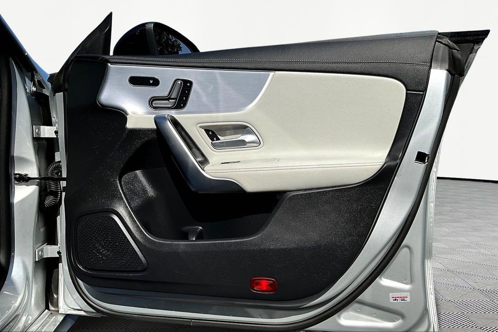 Used 2022 Mercedes-Benz CLA 35 AMG 4MATIC image 30