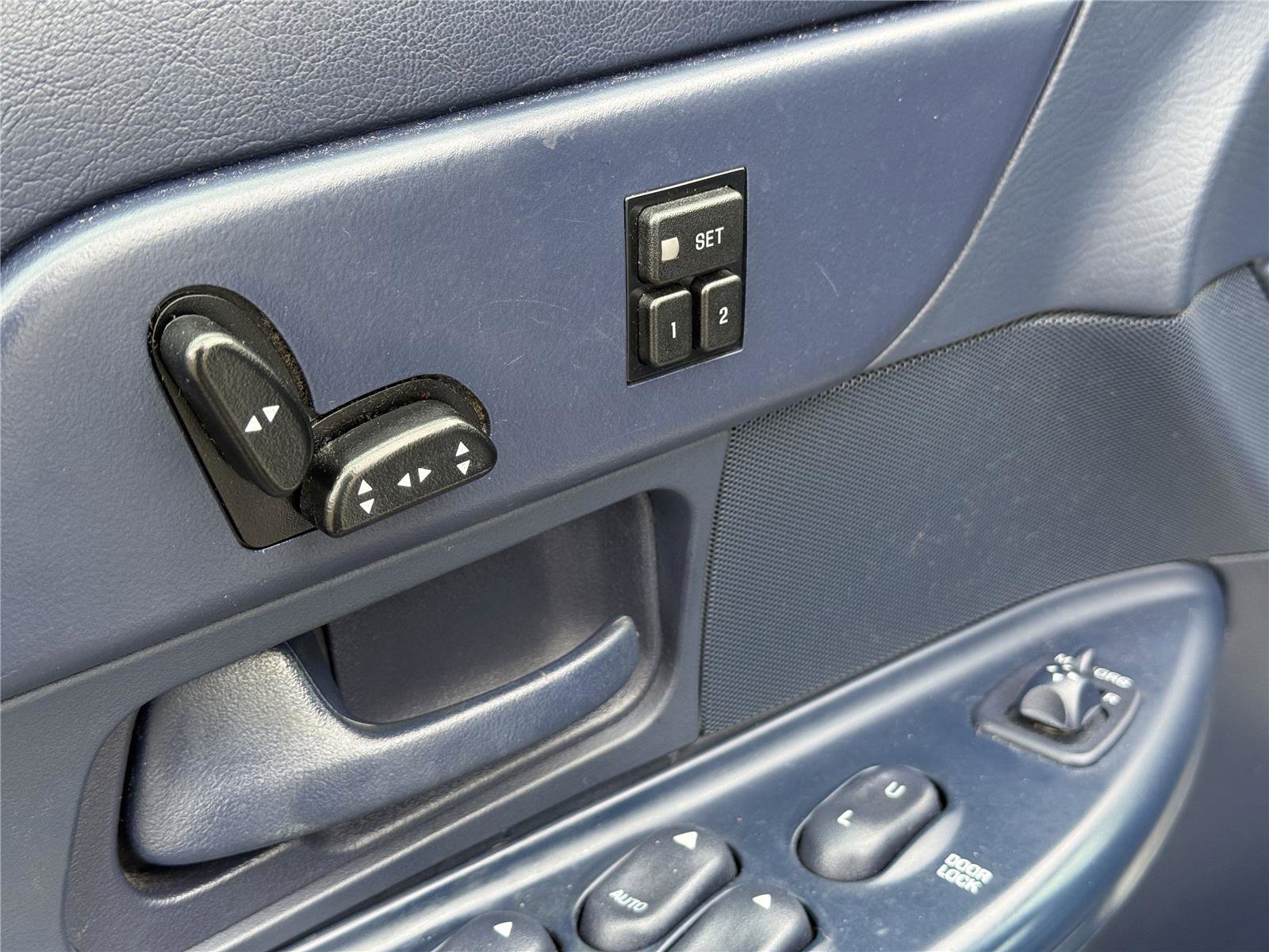 Used 1996 Ford Crown Victoria LX RWD image 16