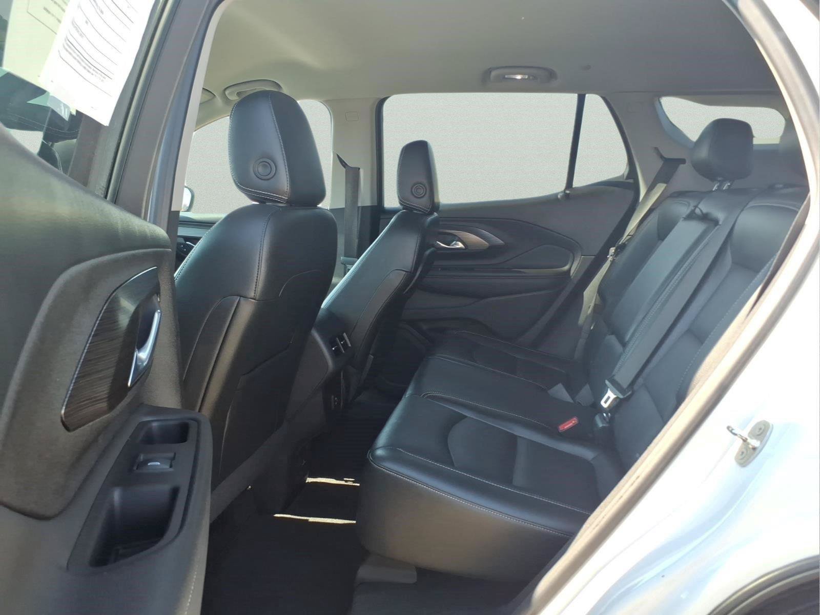 Used 2023 GMC Terrain SLT AWD/4WD image 11