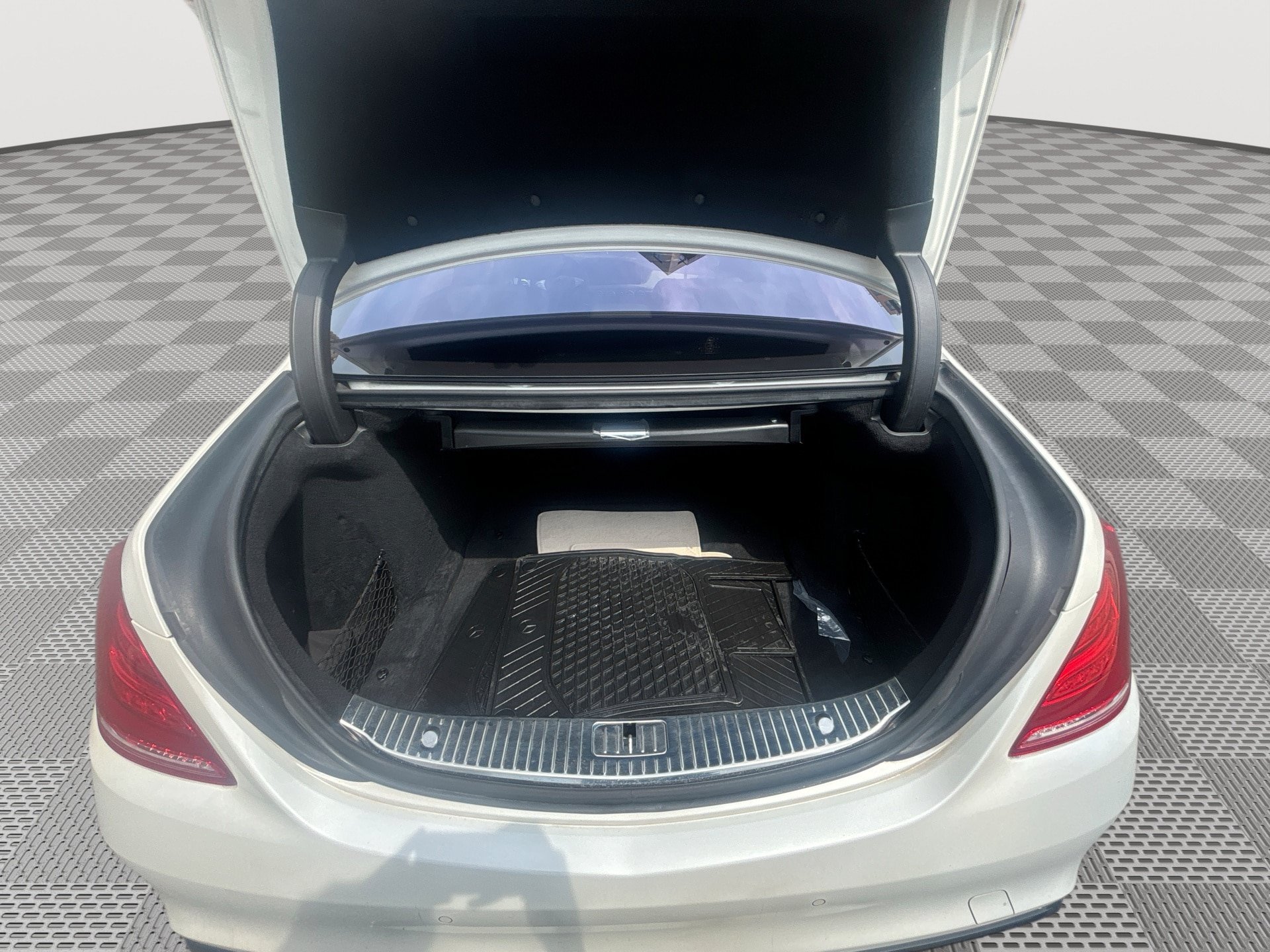 Used 2016 Mercedes-Benz S 550 4MATIC Sedan image 22