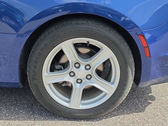 Used 2021 Chevrolet Camaro LT RWD image 6