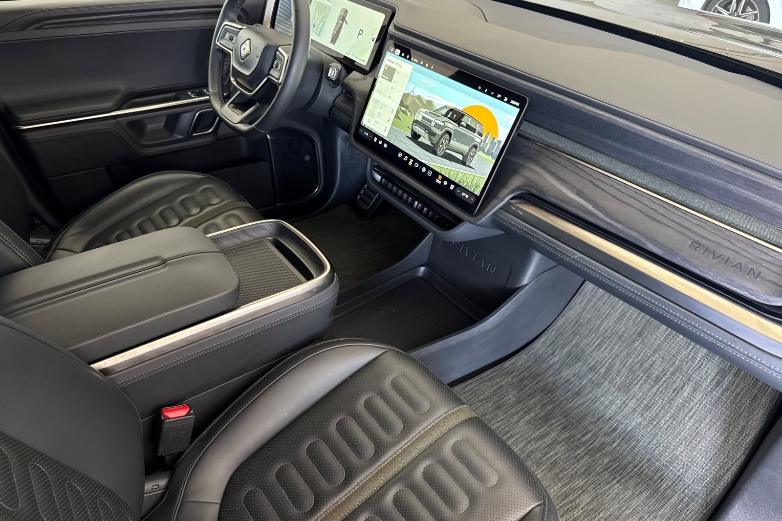 Used 2024 Rivian R1S Adventure AWD/4WD image 16