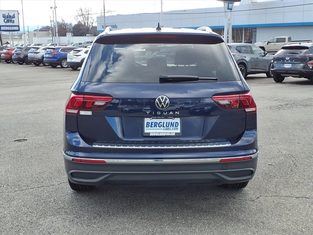 Used 2024 Volkswagen Tiguan Wolfsburg Edition image 5