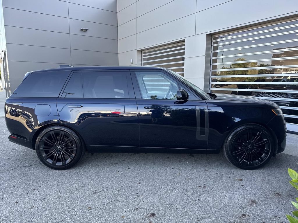 Certified 2024 Land Rover Range Rover Long Wheelbase SE AWD/4WD image 9