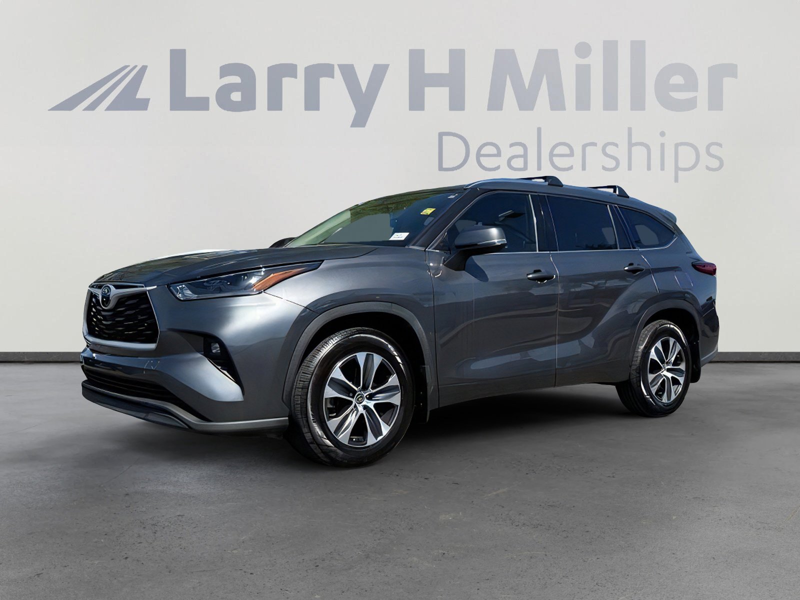 Used 2021 Toyota Highlander XLE