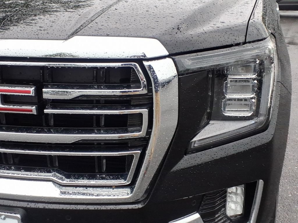 Certified 2024 GMC Yukon XL SLT w/ SLT Premium Package AWD/4WD image 7