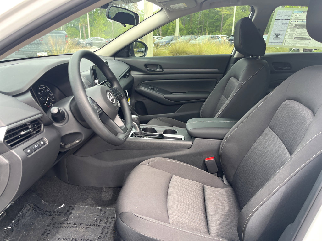 Used 2024 Nissan Altima 2.5 S image 5