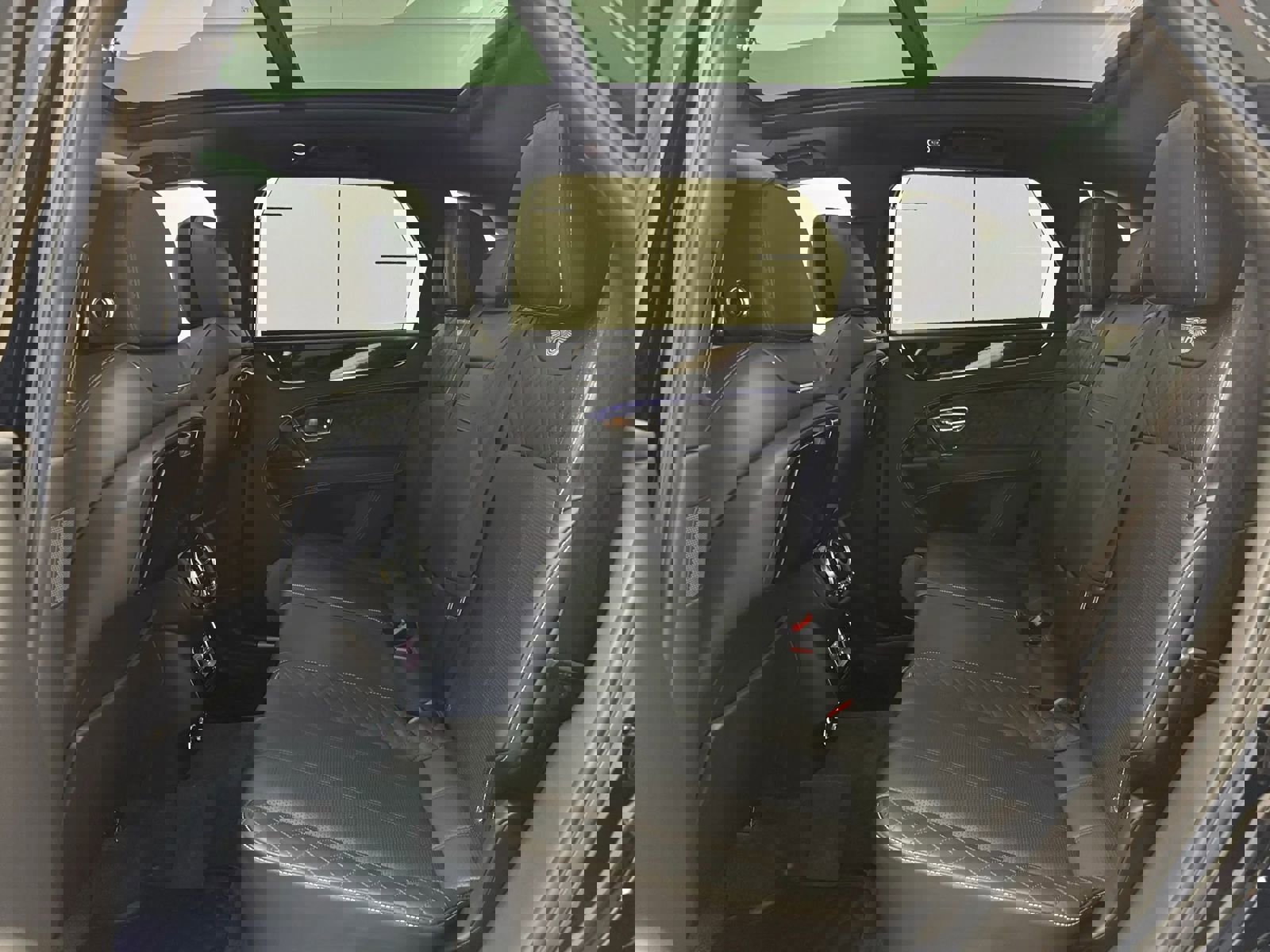 Used 2018 Bentley Bentayga image 16