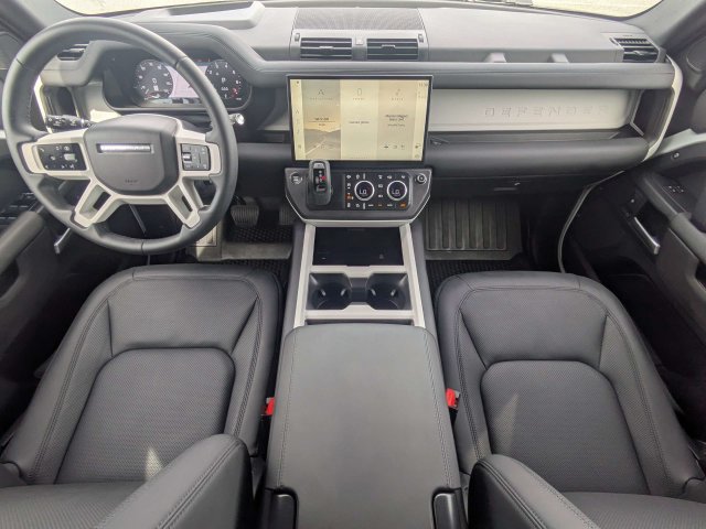 Used 2026 Land Rover Defender 110 X-Dynamic SE AWD/4WD image 16