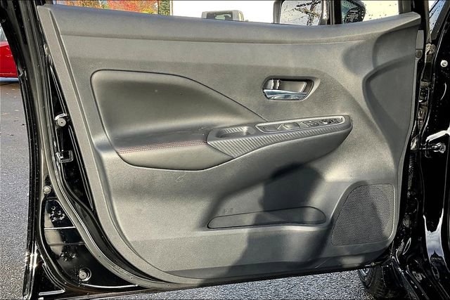 New 2025 Nissan Versa SR w/ Trunk Package image 20