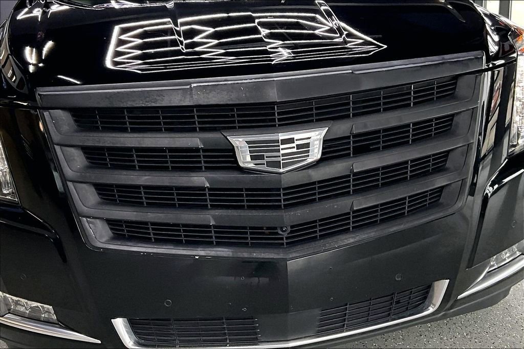 Used 2016 Cadillac Escalade Premium AWD/4WD image 35