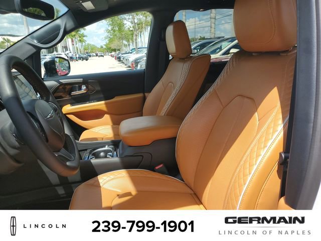 Used 2023 Chrysler Pacifica Pinnacle FWD image 19