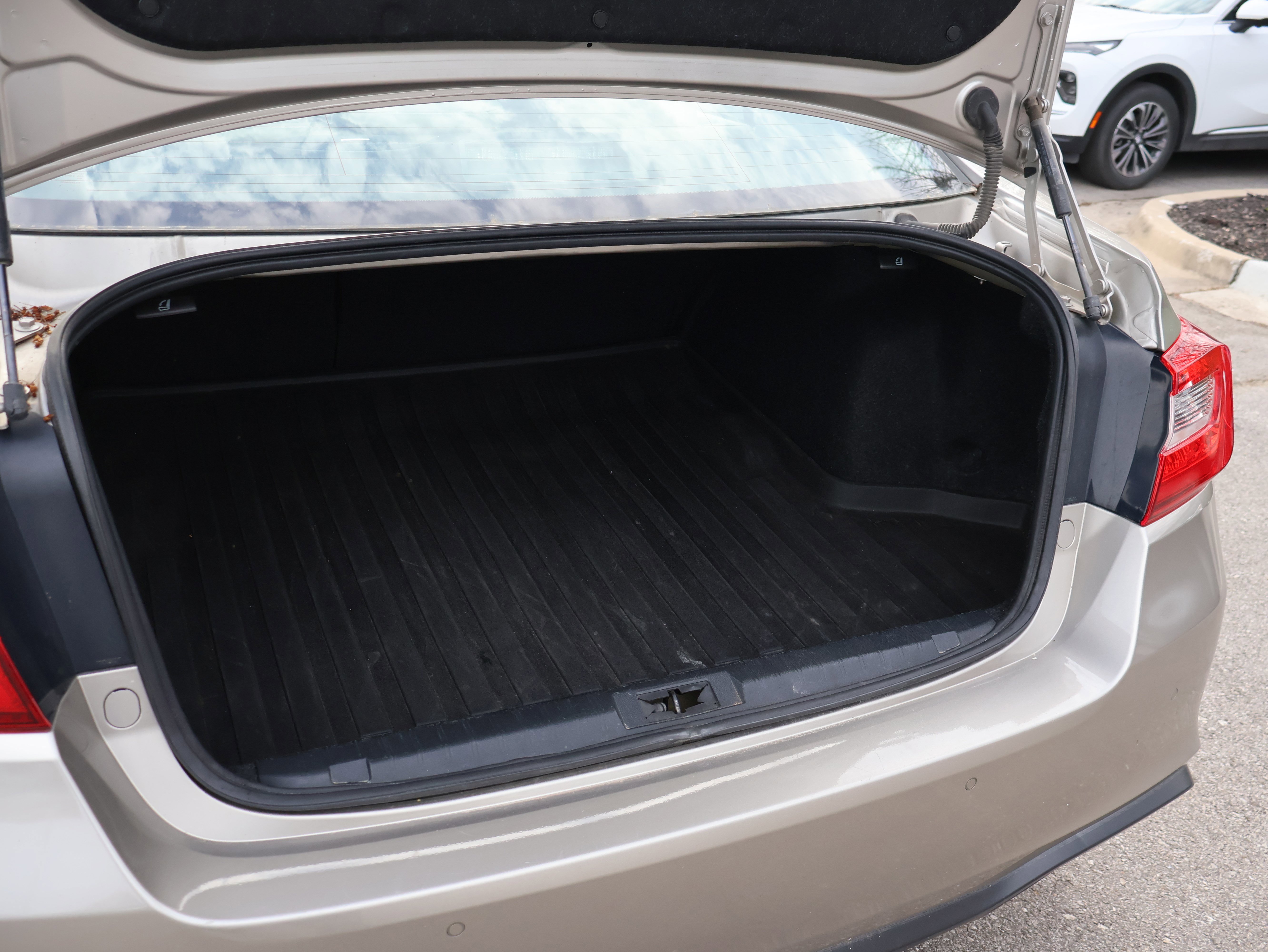 Used 2019 Subaru Legacy 2.5i Limited image 16