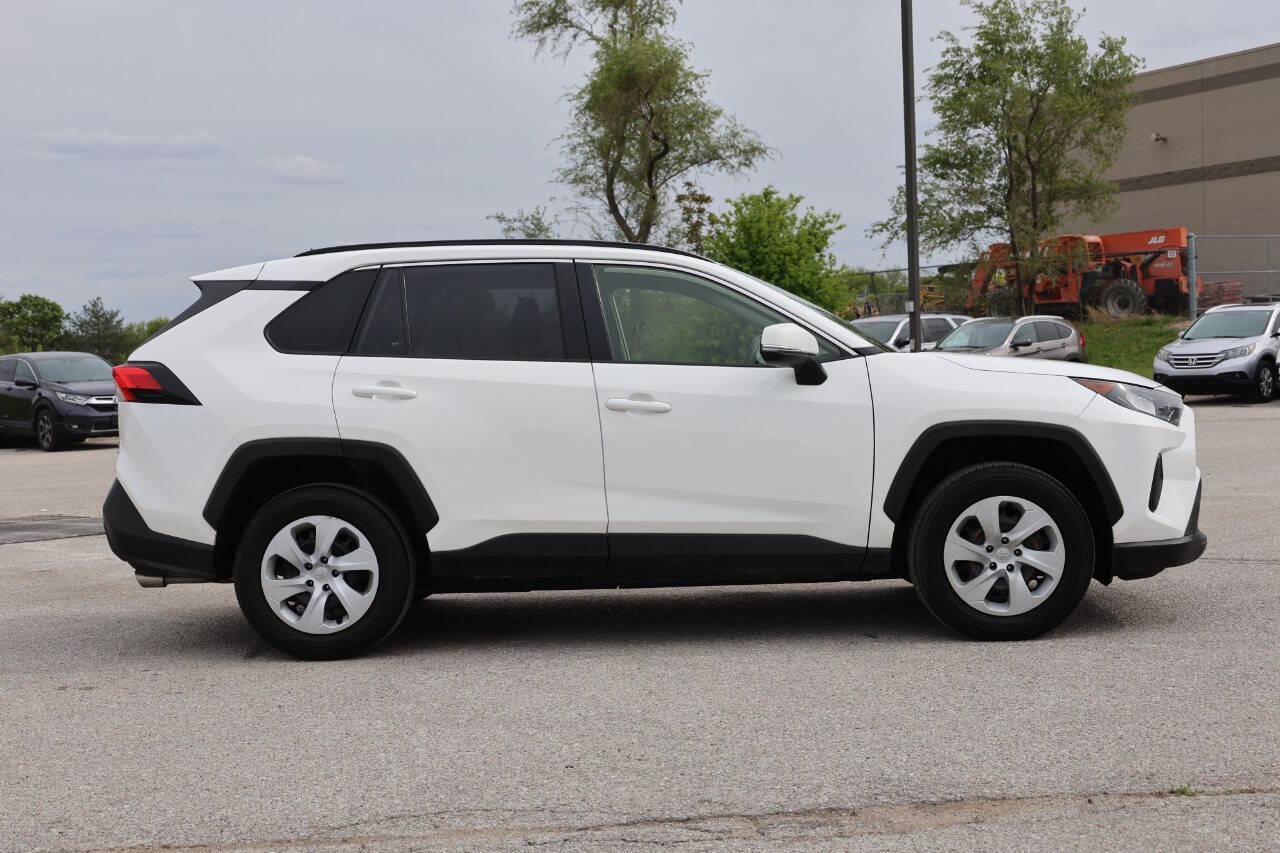 Used 2019 Toyota RAV4 LE AWD/4WD image 7