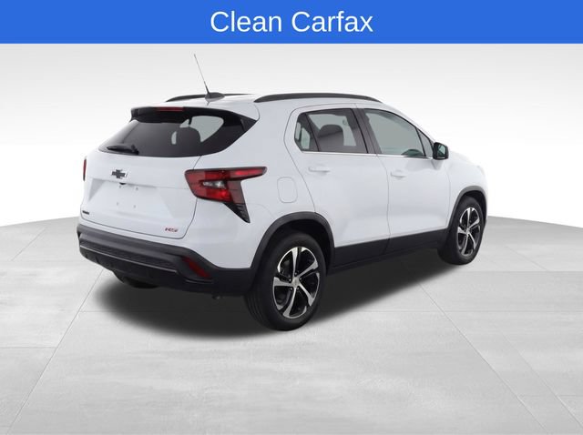 Used 2024 Chevrolet Trax RS w/ Sunroof Package FWD image 4
