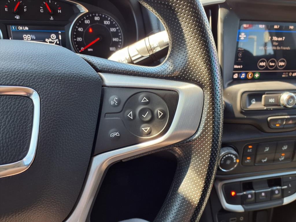 Used 2024 GMC Terrain SLE image 11