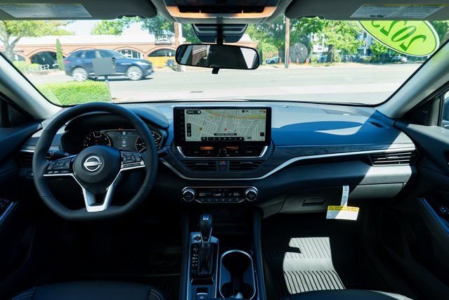 New 2025 Nissan Altima 2.5 SL image 8