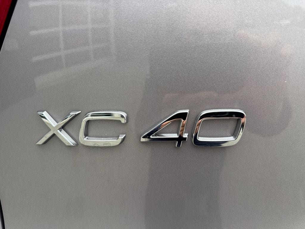 New 2026 Volvo XC40 B5 Ultra w/ Protection Package Premier AWD/4WD image 9
