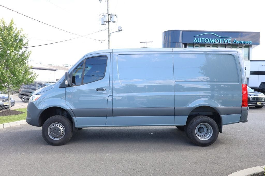 Used 2024 Mercedes-Benz Sprinter 3500 image 2
