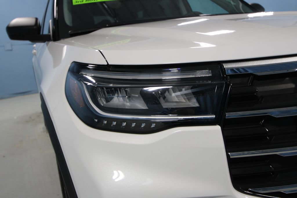 Used 2025 Ford Explorer Active w/ Active Comfort Package image 35