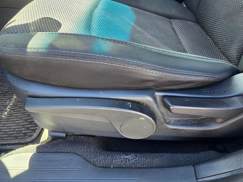 Used 2015 Subaru Outback 2.5i AWD/4WD image 25
